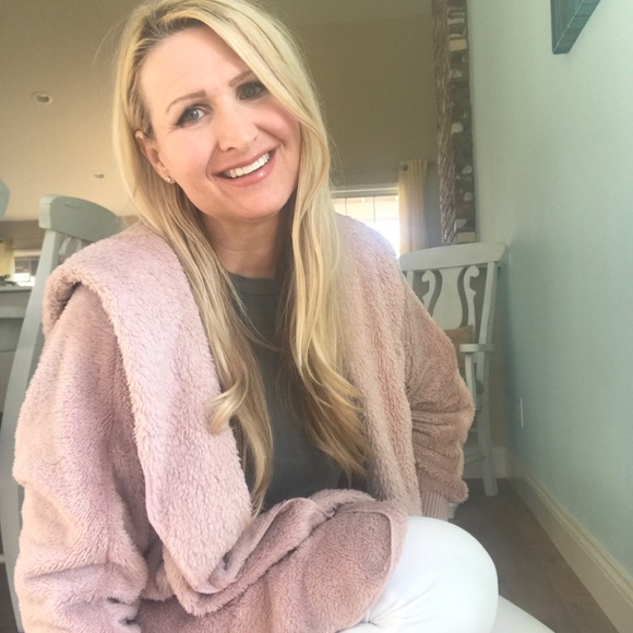 ❄️Winter Blush Sherpa Hoodie Jacket ❄️ Sale - Picture 2 of 7